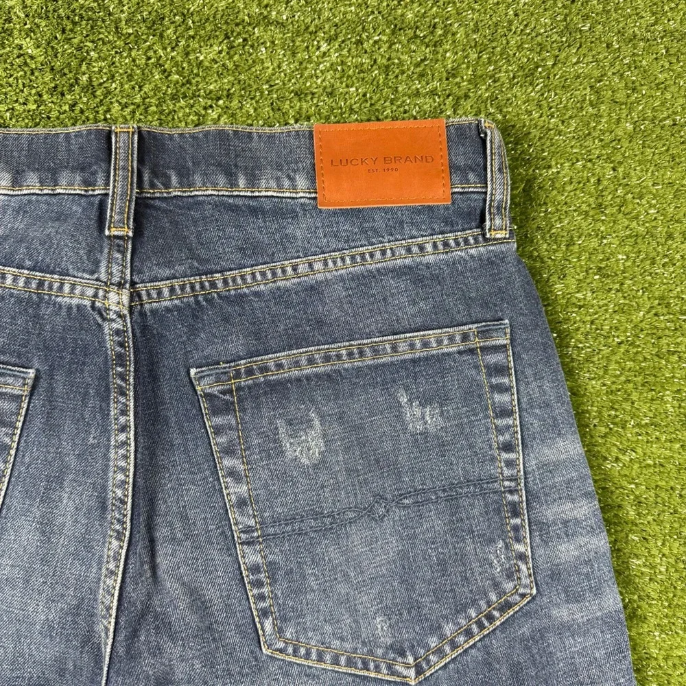 Lucky Brand Mens Straight Leg Blue Denim Jeans Medium Wash Distressed Size 32‎
